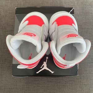 Jordan 1 crib bootie
